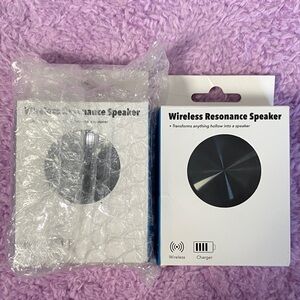 2 Wireless Resonance Speakers with Charger